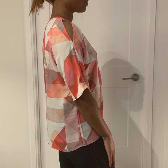 Geometric print blouse - Picture 2 of 3